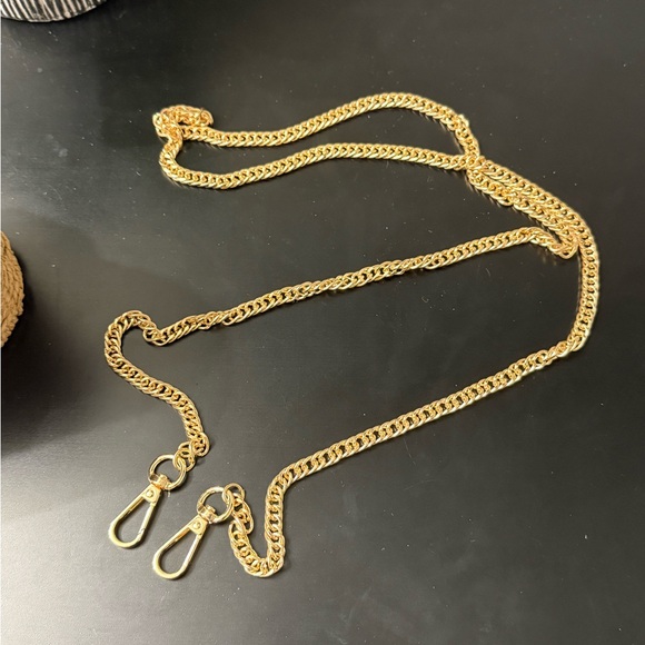 Commense Elegant Tan Woven Handbag - Picture 10 of 10